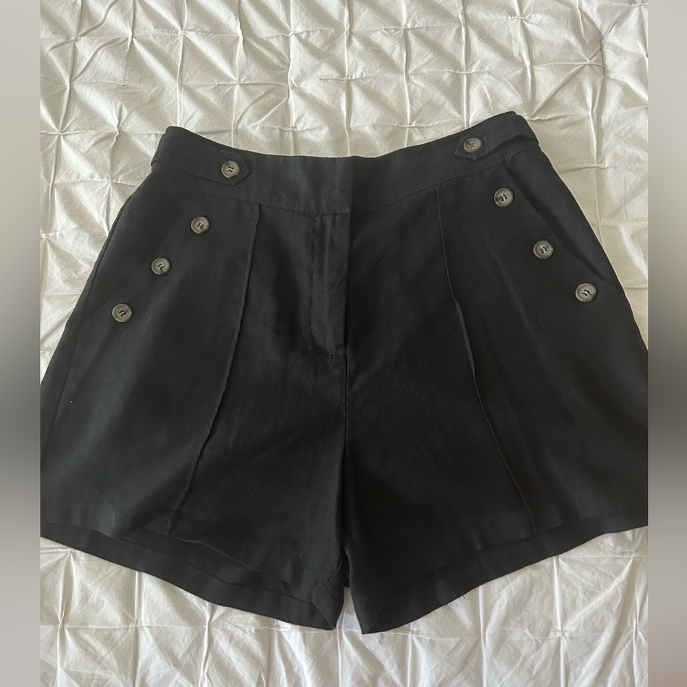 Tahari Black🌟 High Waist 🌟Button Shorts NWOT